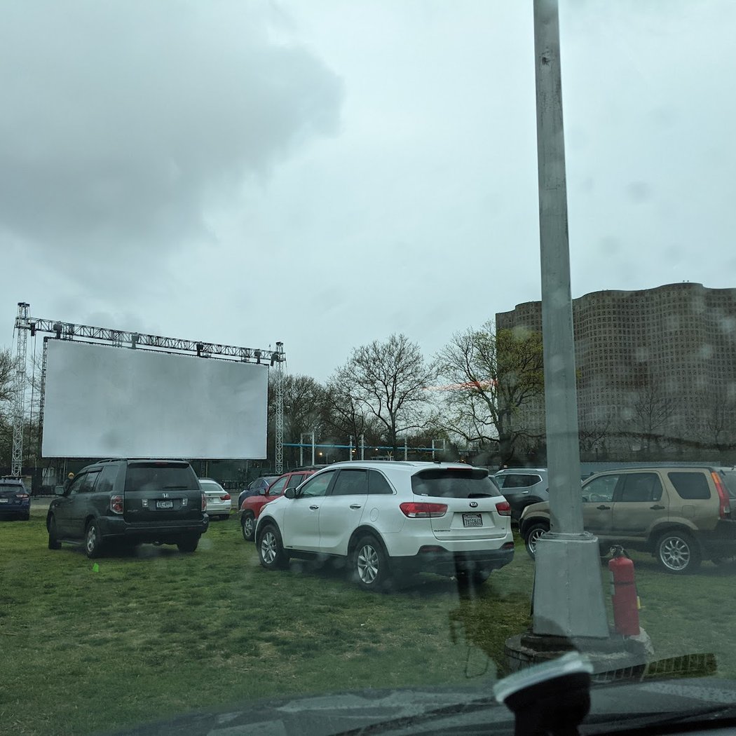 Queens DRIVE-IN 2