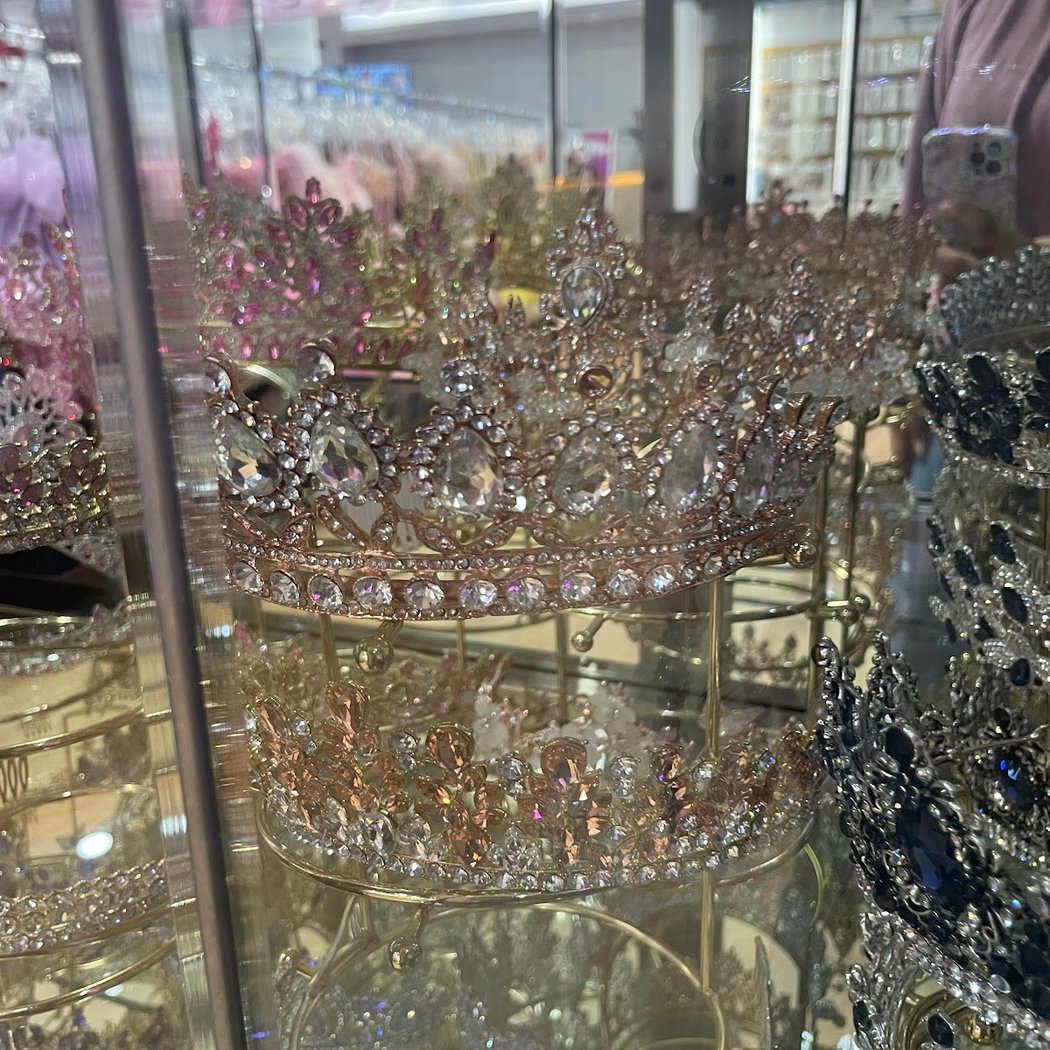 A & M Couture 3