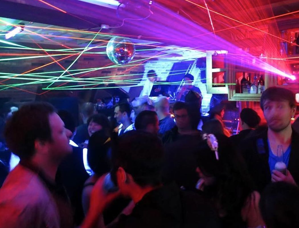 Ruby Room 1
