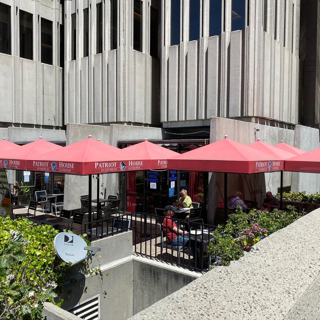 Patriot House Pub 2