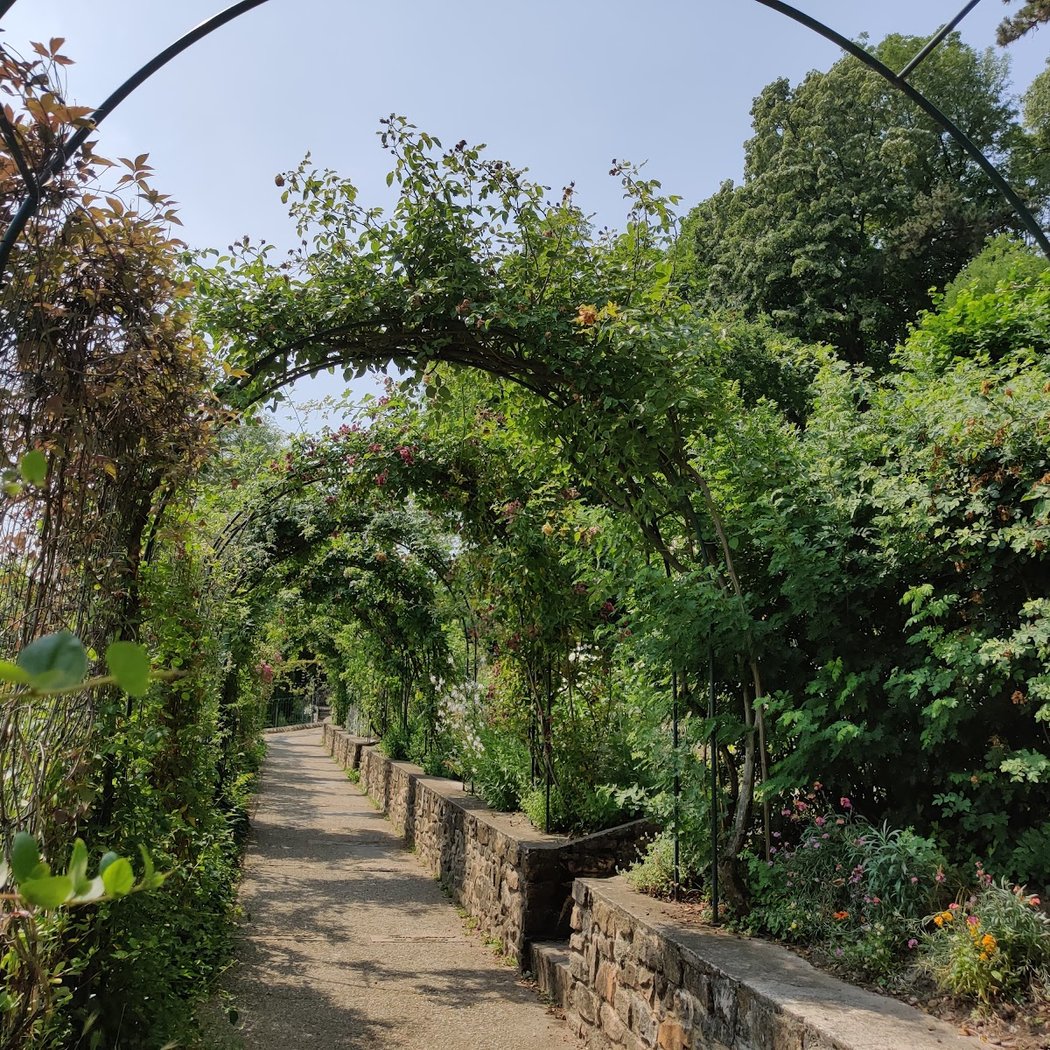 Jardin du Rosaire 2