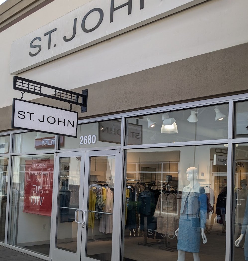St. John Knits Outlet 2