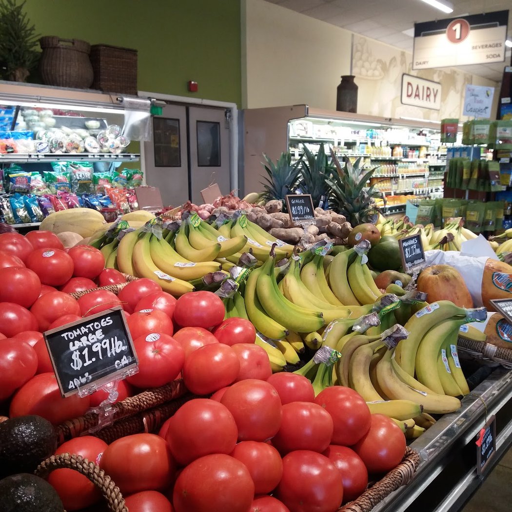 Delucchi's Market 3