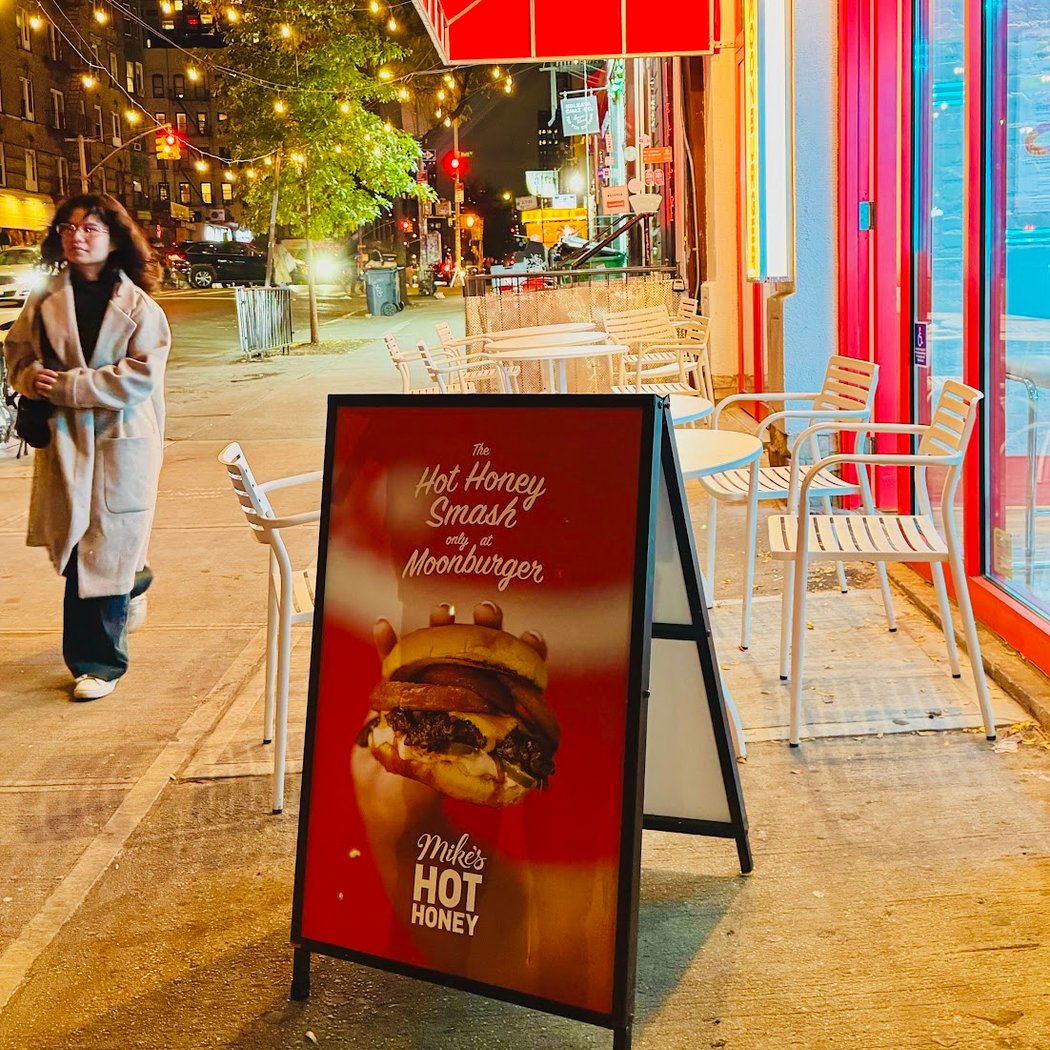 Moonburger 1