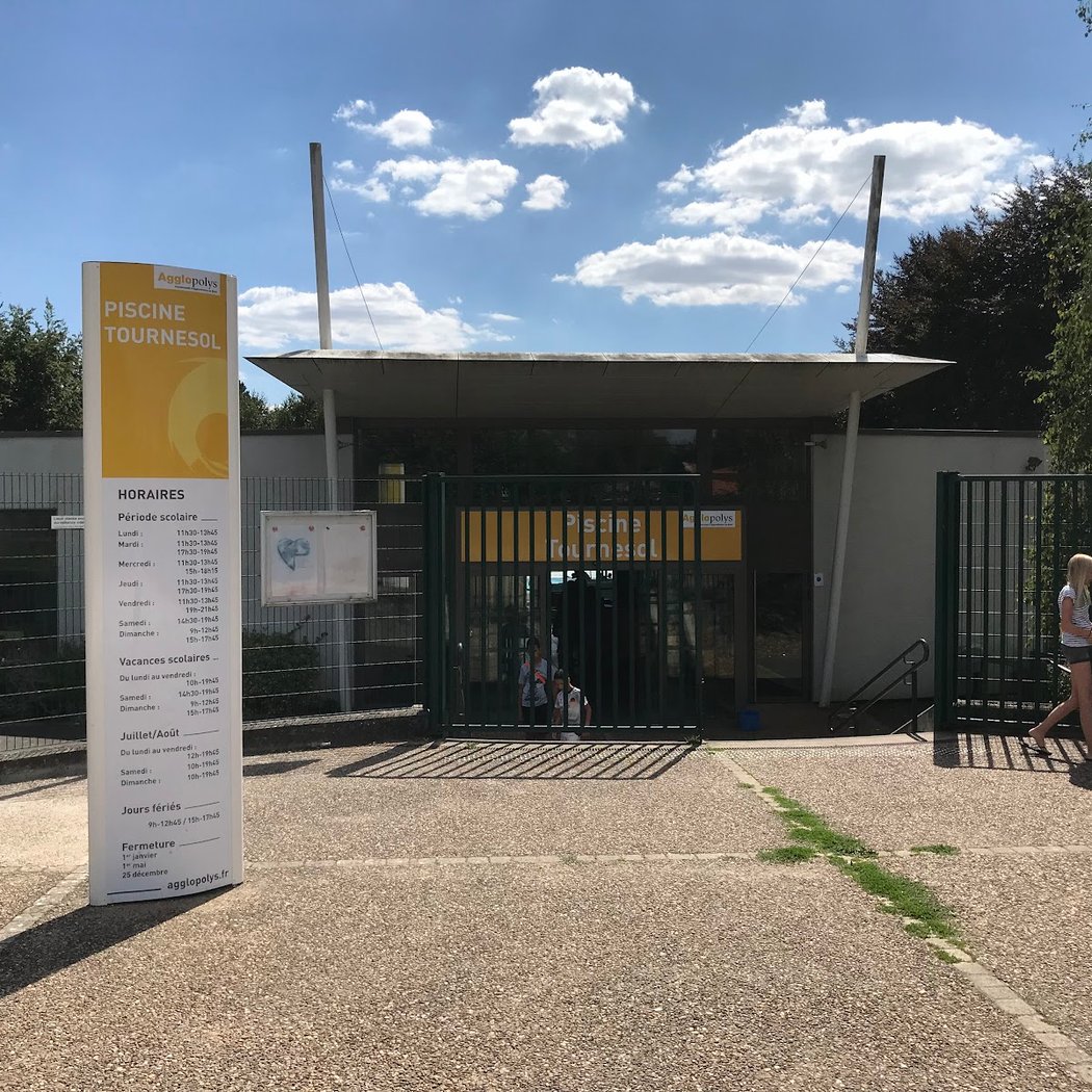 Tournesol Swimming Pool 2
