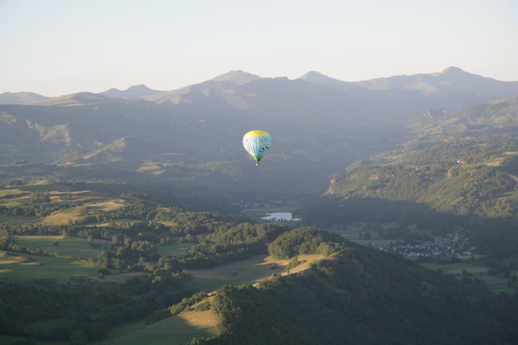 Voler en Montgolfière Cantal Auvergne 2