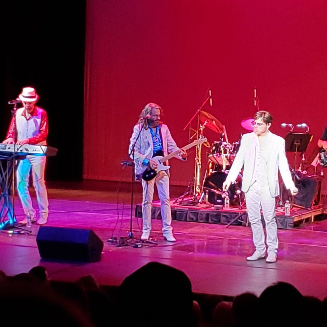 Invincible! A Glorious Tribute to Michael Jackson 2