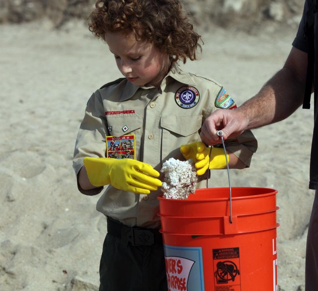 Huntington Dog Beach Volunteer Cleanup 4