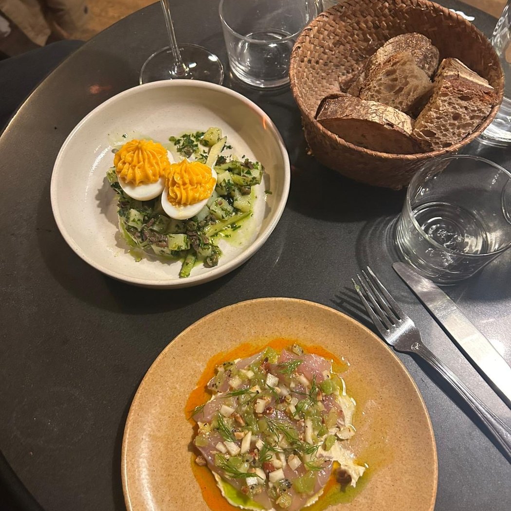 Les Rigoles, at Johann Barichasse's table 3