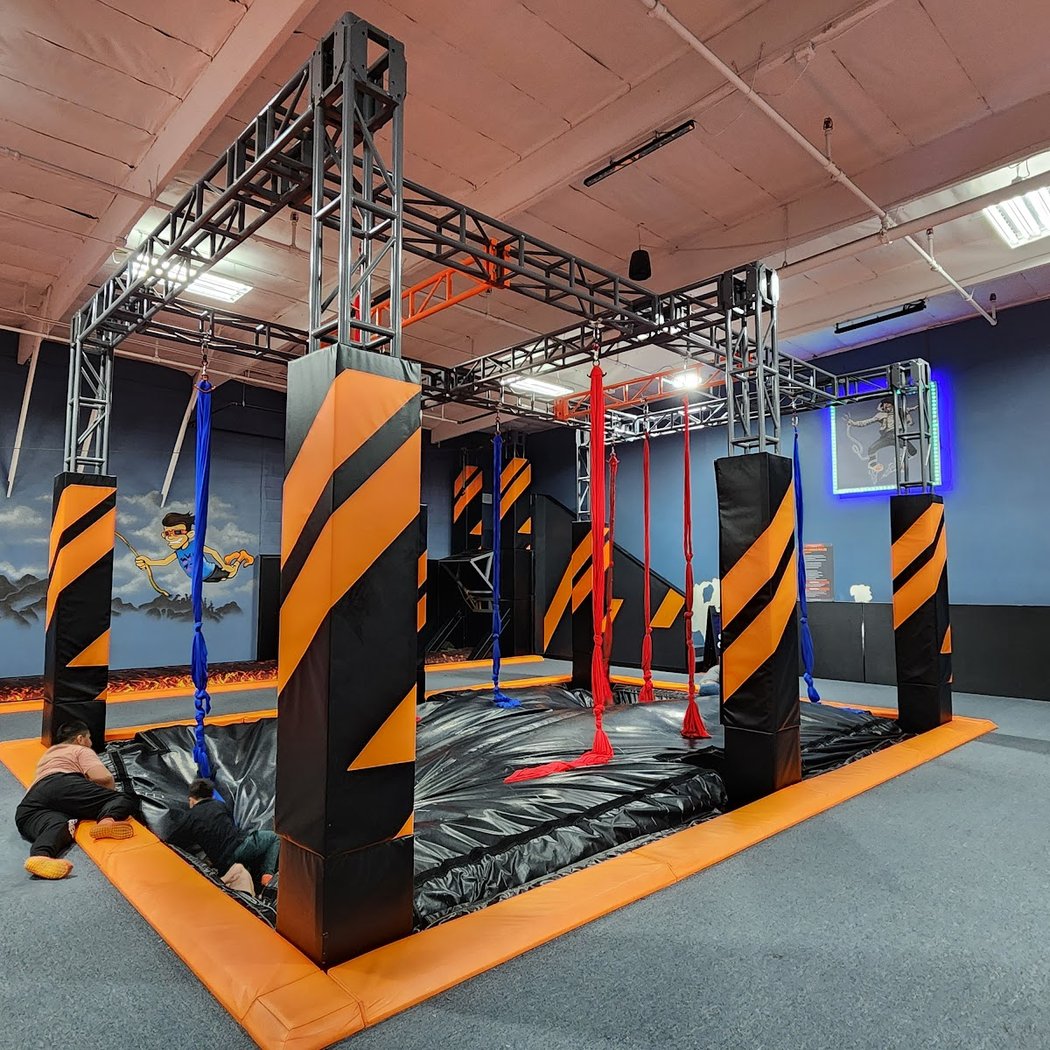 Sky Zone Trampoline Park 3