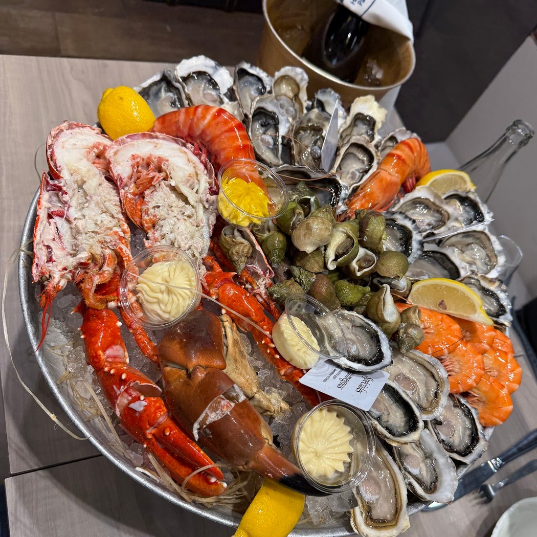 CHEZ ANTONIN - Écailler aux Halles de Lyon Paul Bocuse 1