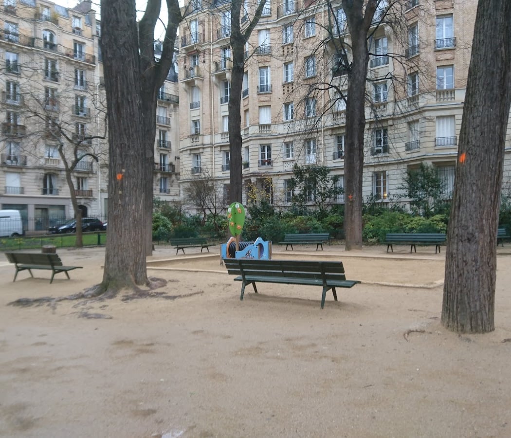Square Carpeaux 2