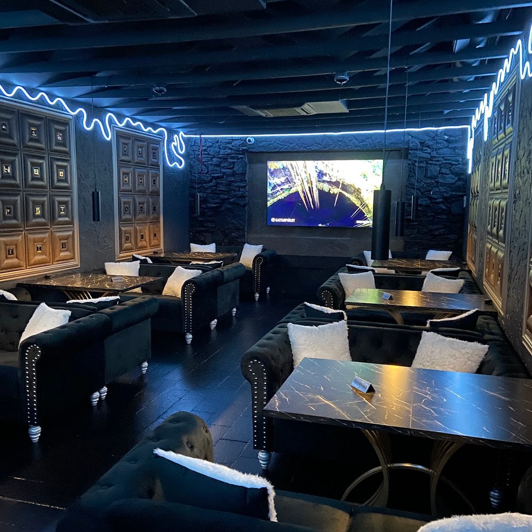 NEXT LOUNGE BAR 2