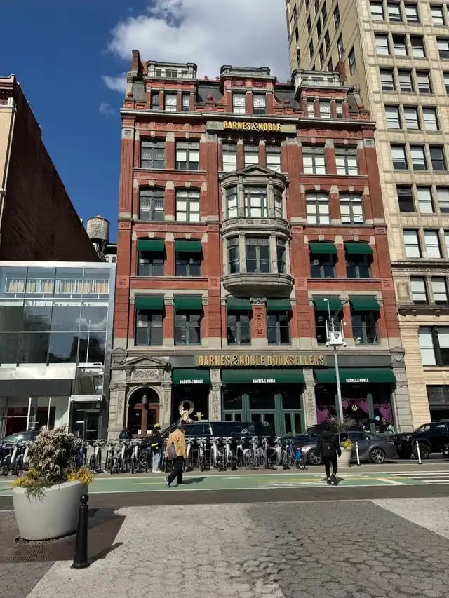 Barnes & Noble 4