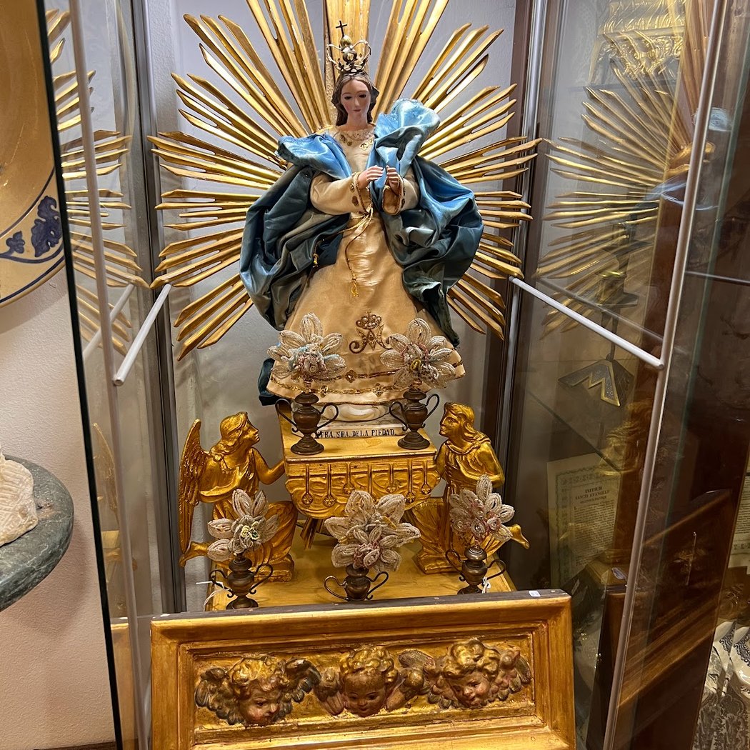 Howards antiques 1