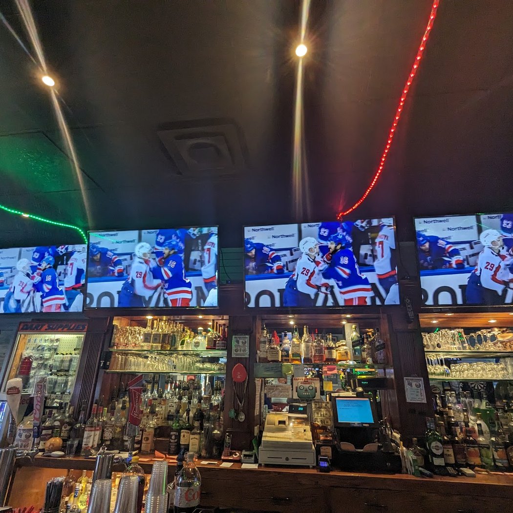 Bulls Eye Sports Pub 1