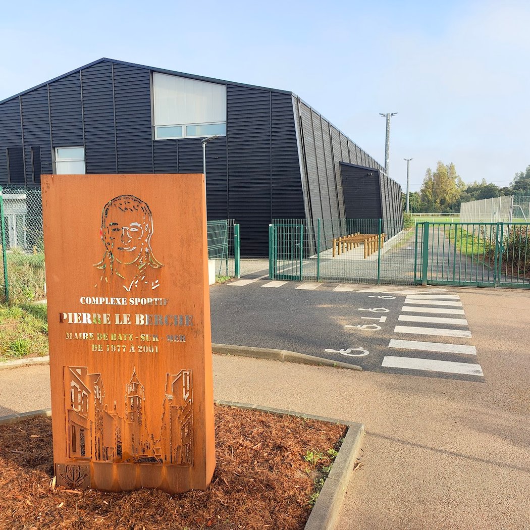 Complexe sportif Pierre LE BERCHE et terrain de foot 2