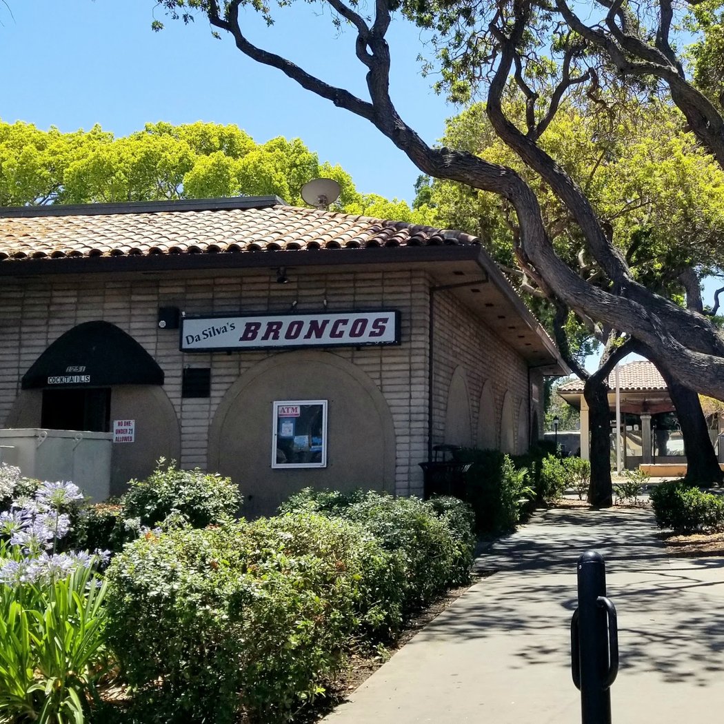 Broncos Cocktail Lounge 2