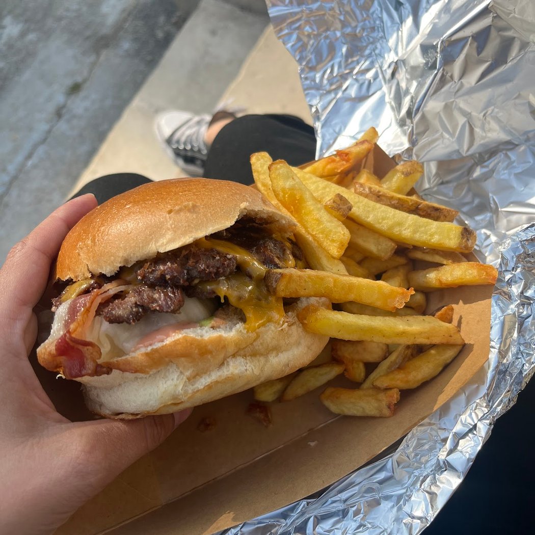 DISTRIKT BEER & BURGER 3