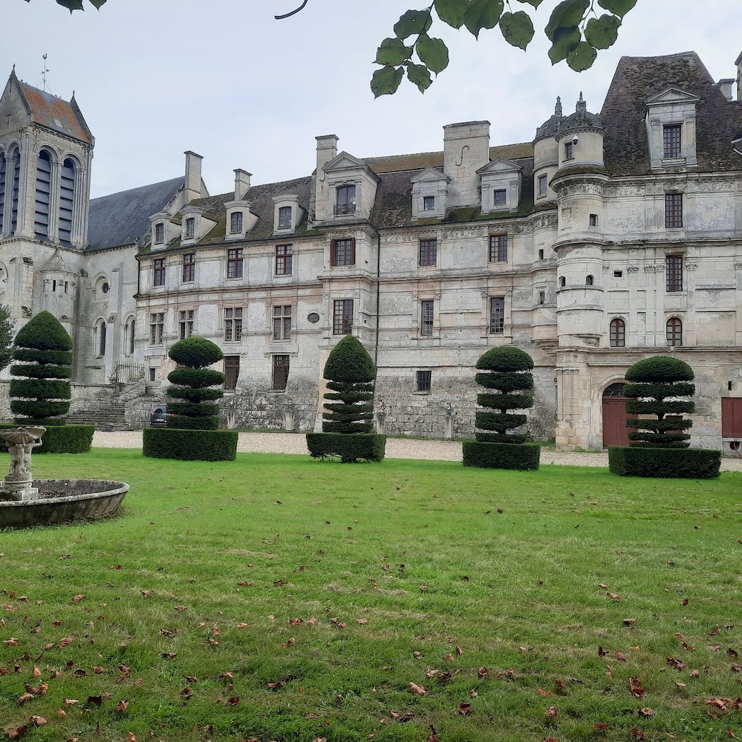 Château and Estate of Ambleville 4