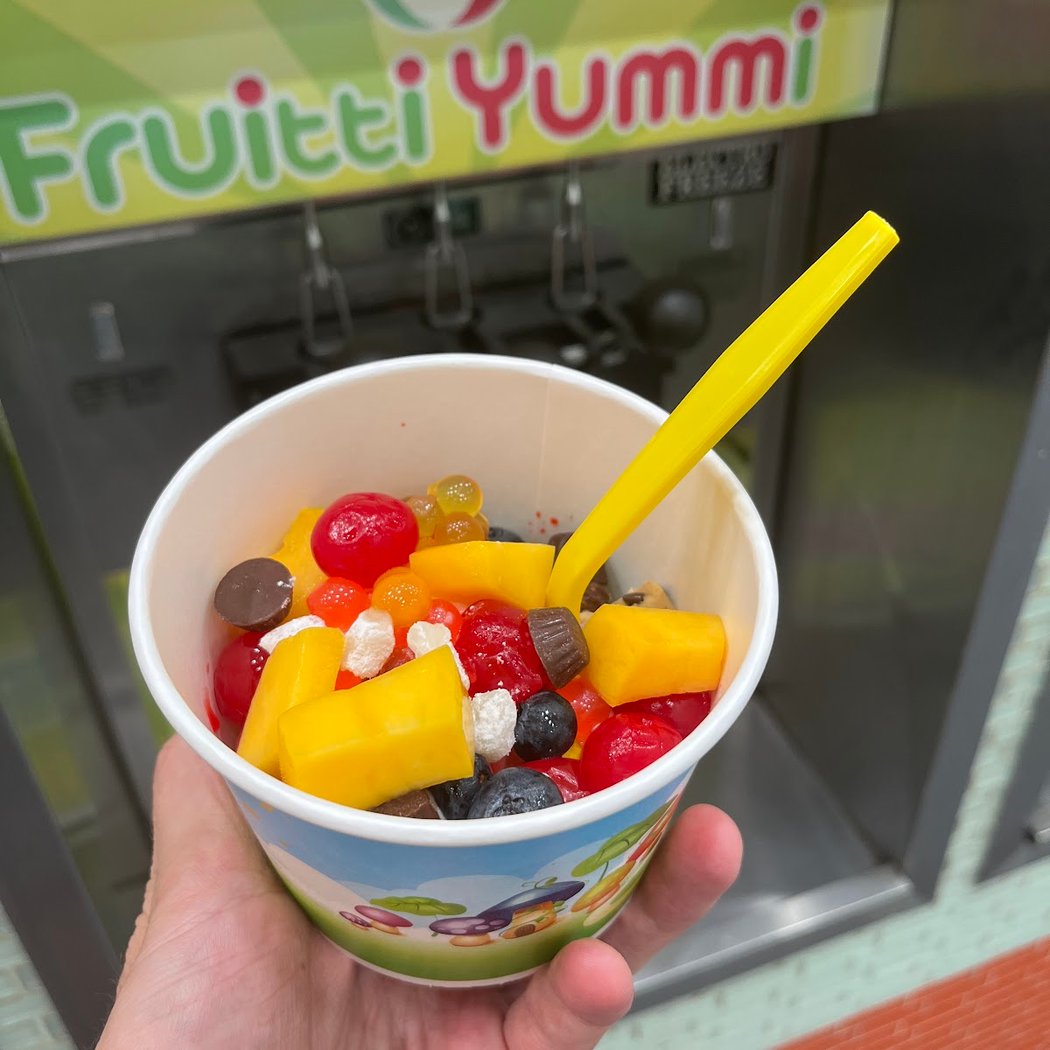 Fruitti Yummi Frozen Yogurt 1