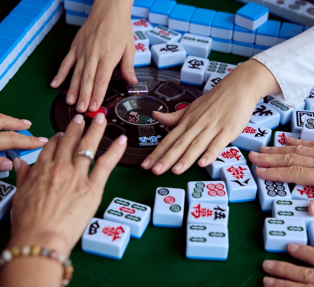 Mahjong & Mingle 2
