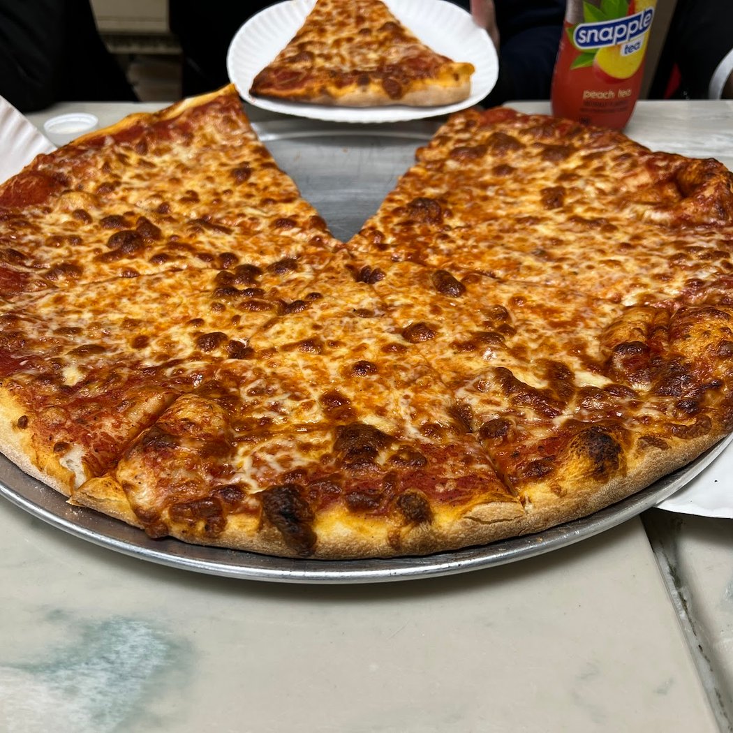 Naomi's Kosher Pizza & Falafel 1