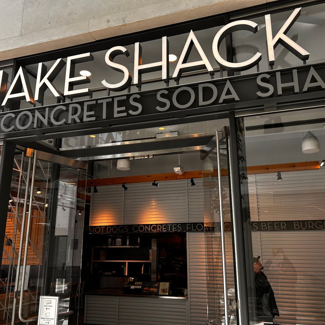 Shake Shack Valley Fair 3