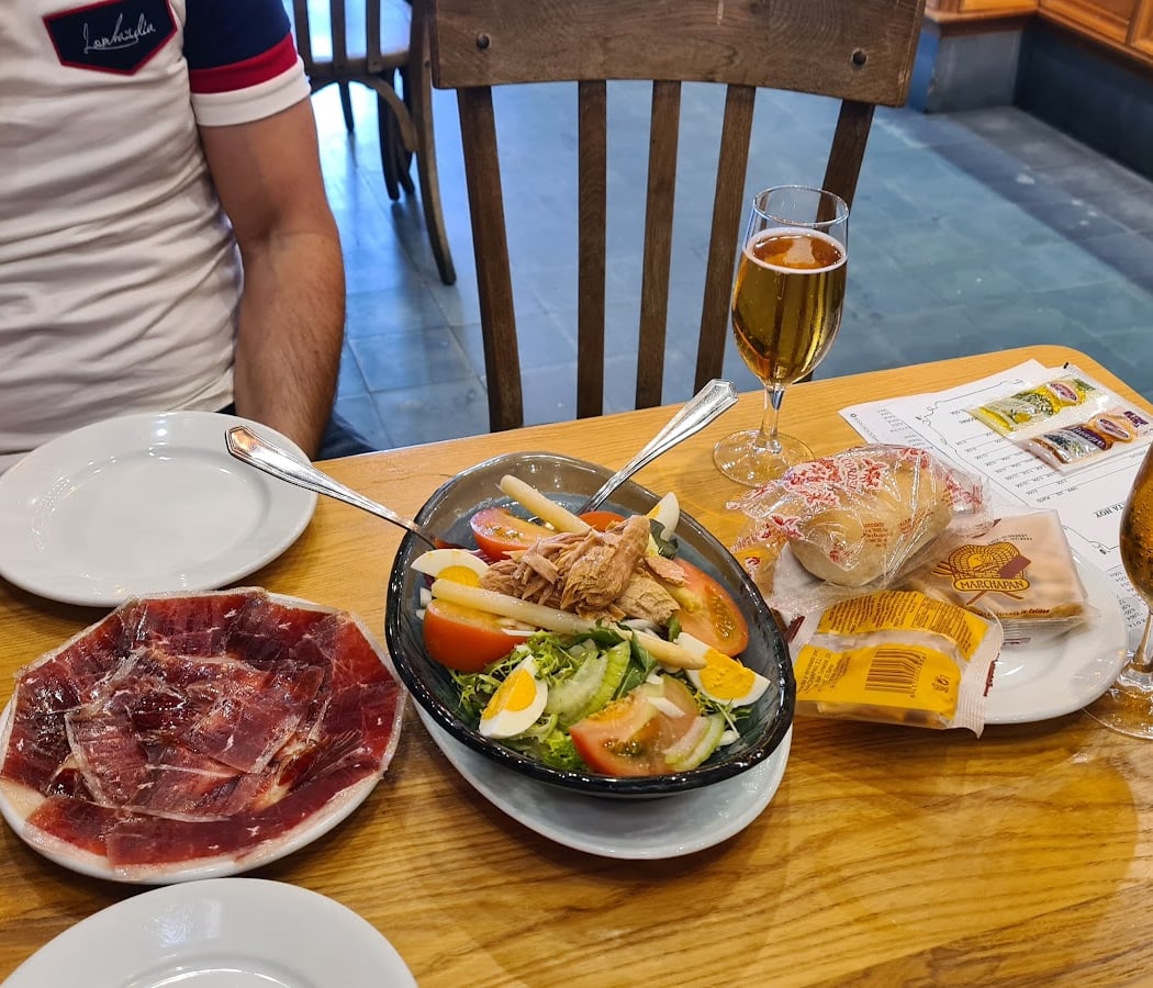 Bar Dos de Mayo 3