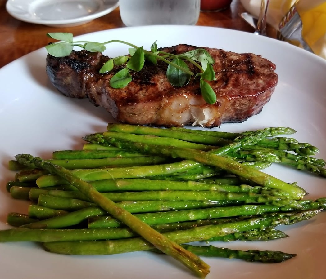 Knickerbocker Bar & Grill 2