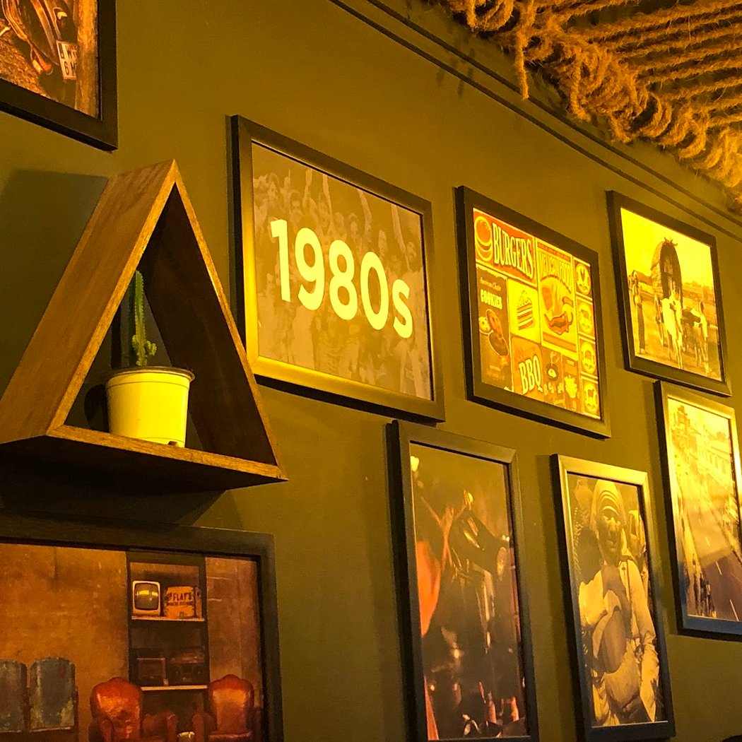Cafe 1980's 2
