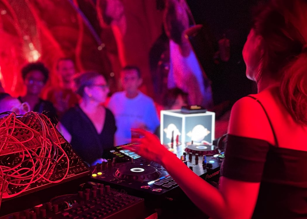 UNBOX #7 : early party électro House to Techno