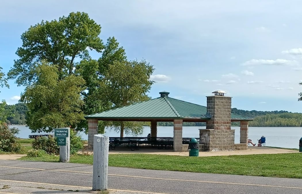 Sailboat Races at Creve Coeur Lake Memorial Park 2