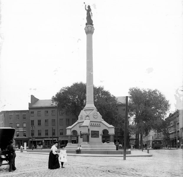 Monument Square 3