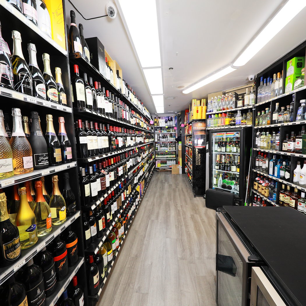 BLUE SKY WINE & LIQUOR / 法拉盛 酒庄 缅街 Flushing 3