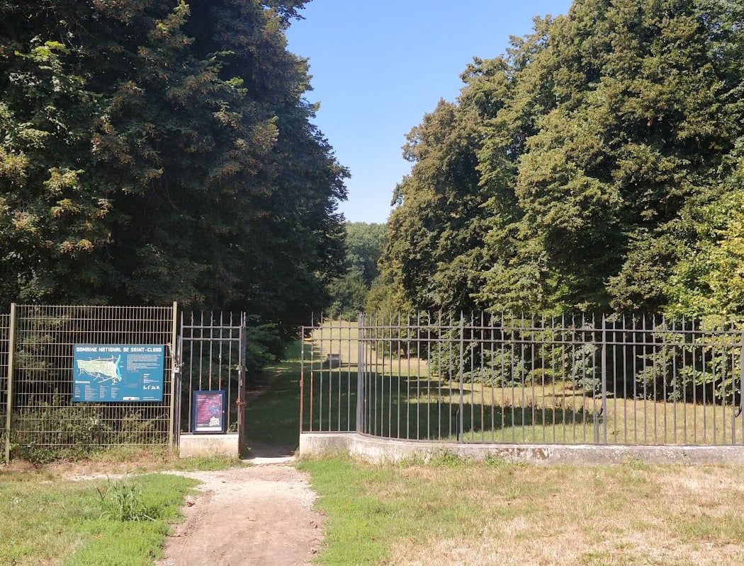 Ville-d'Avray Gate 2