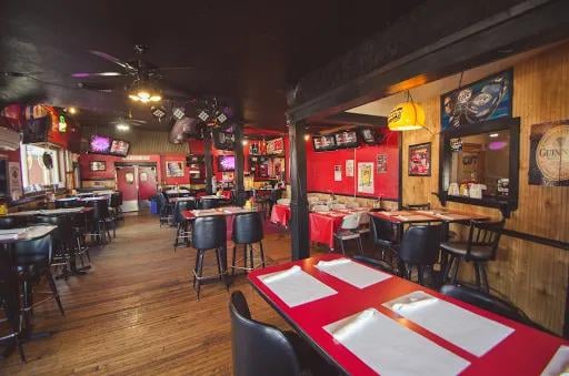 Paulie's Pub & Eatery 2