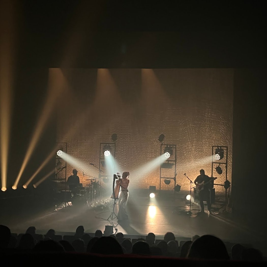 LE CARRE BLANC 2