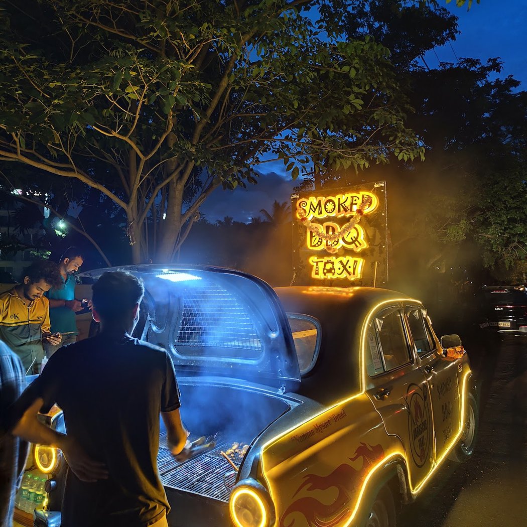 Smoked BBQ Taxi Reva circle 1