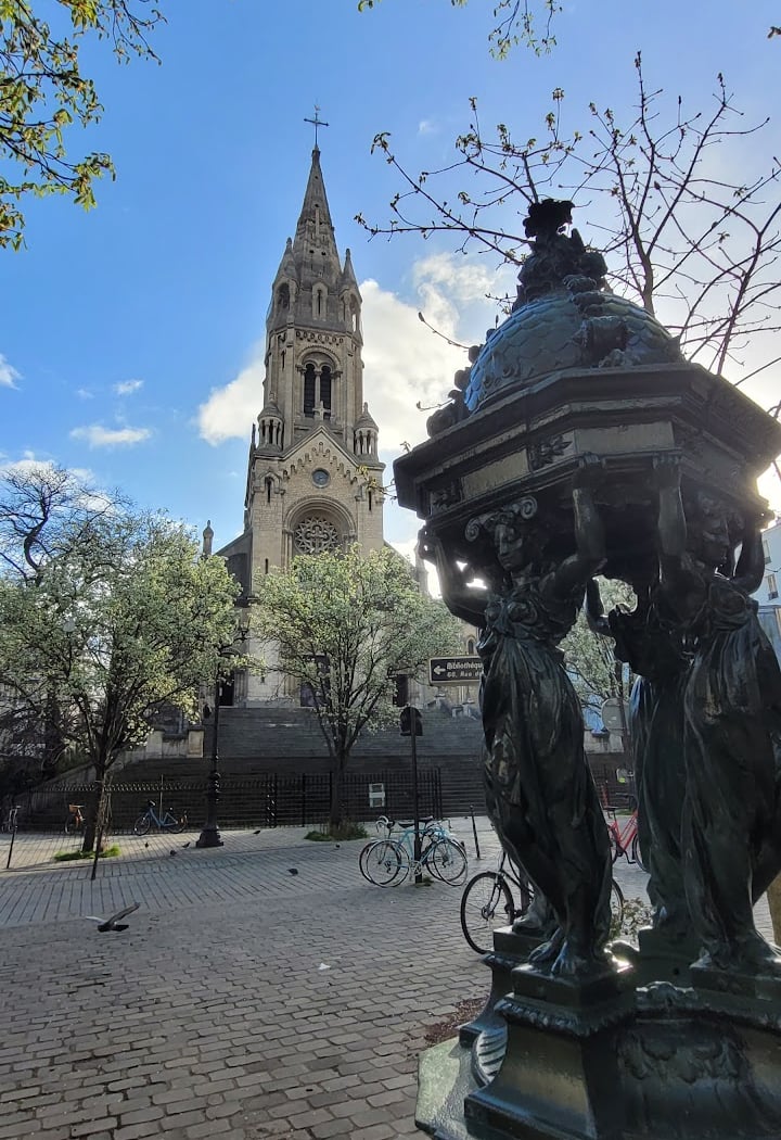 Place Maurice Chevalier 1