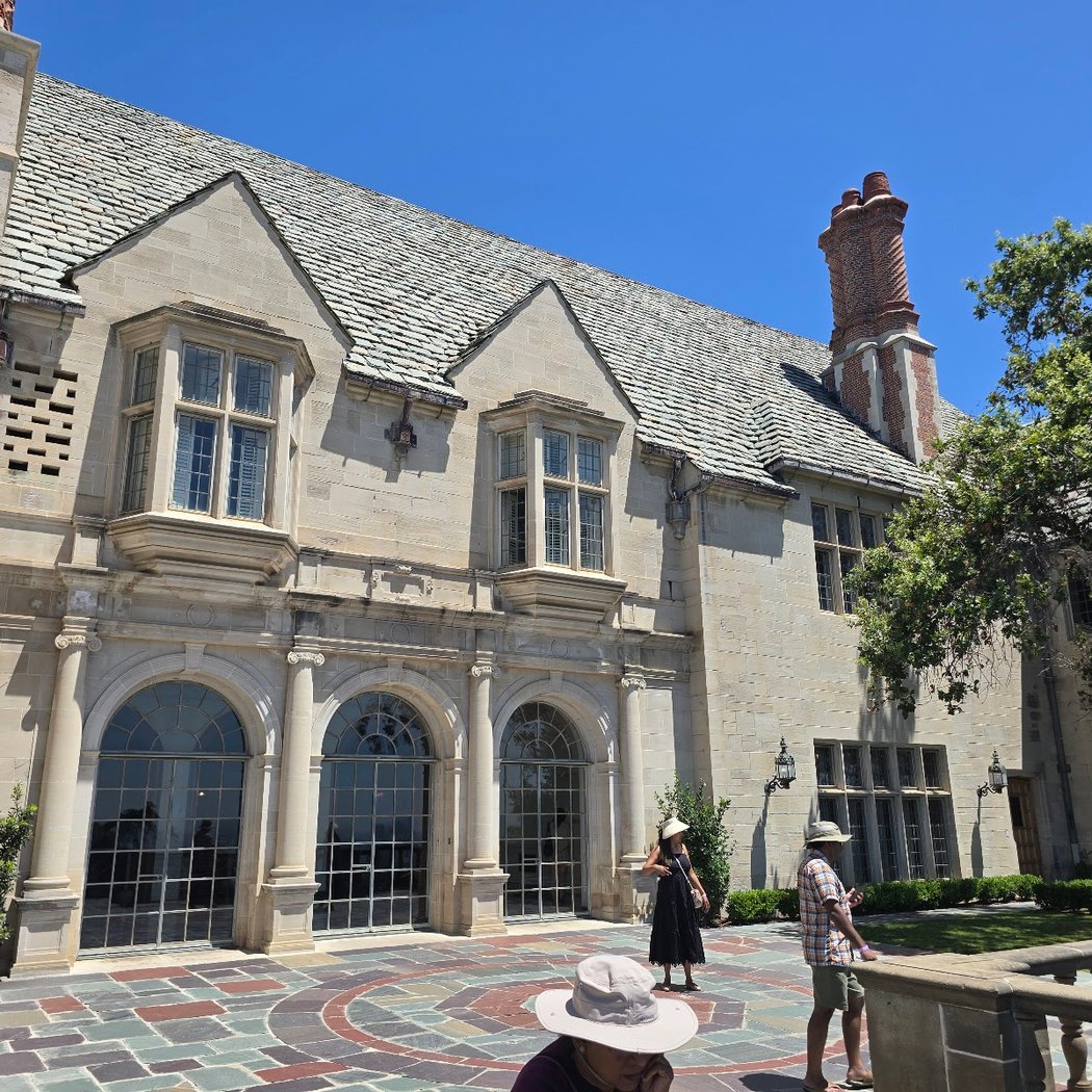 Greystone Mansion and Gardens 2