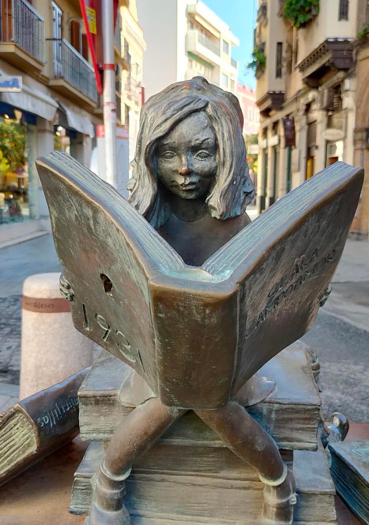 Monument of Clara Campoamor 1