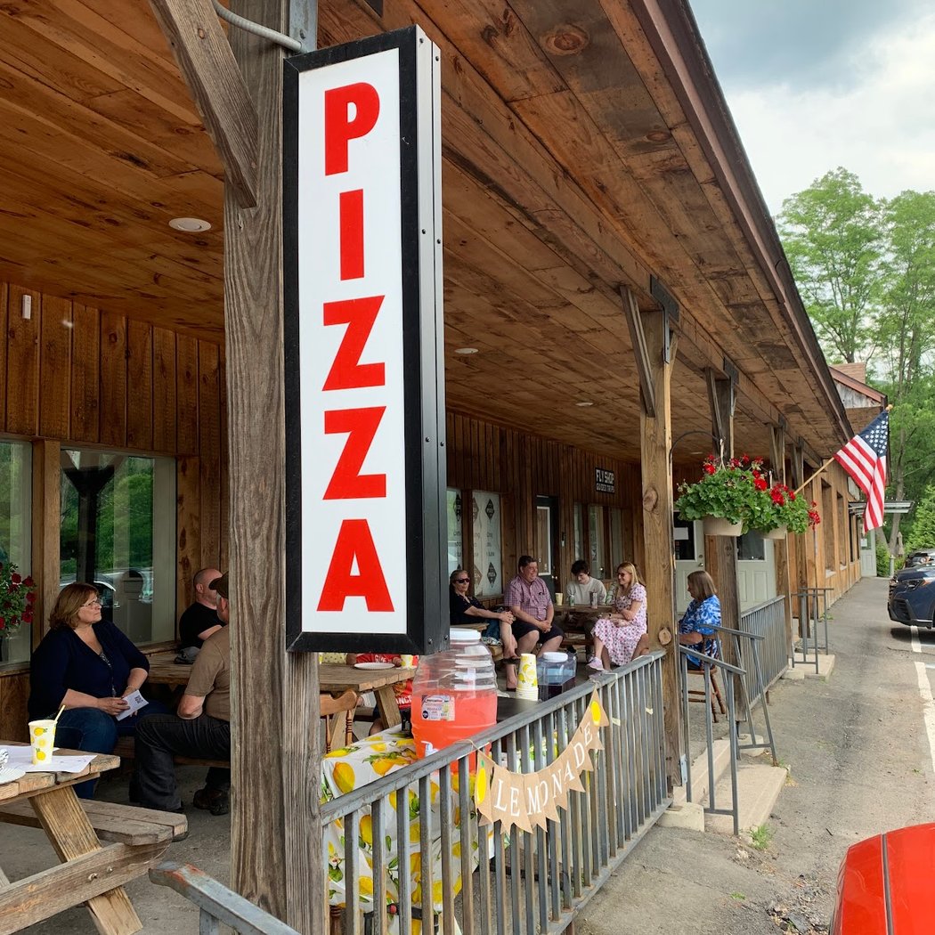 Phoenicia Pizza 28 2