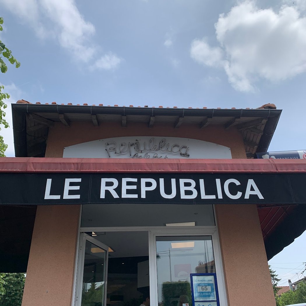 Café Republica Bar 3