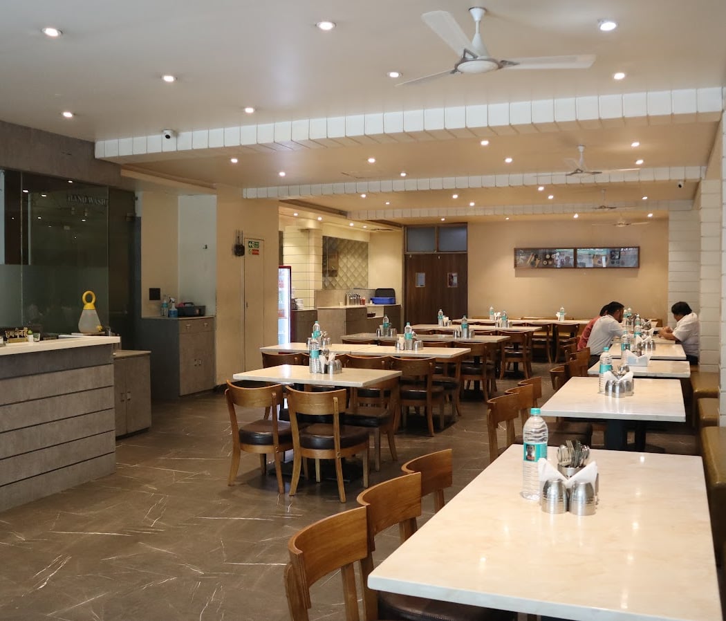 Saffron By Sanmanaa - Pure Veg Restaurant 2