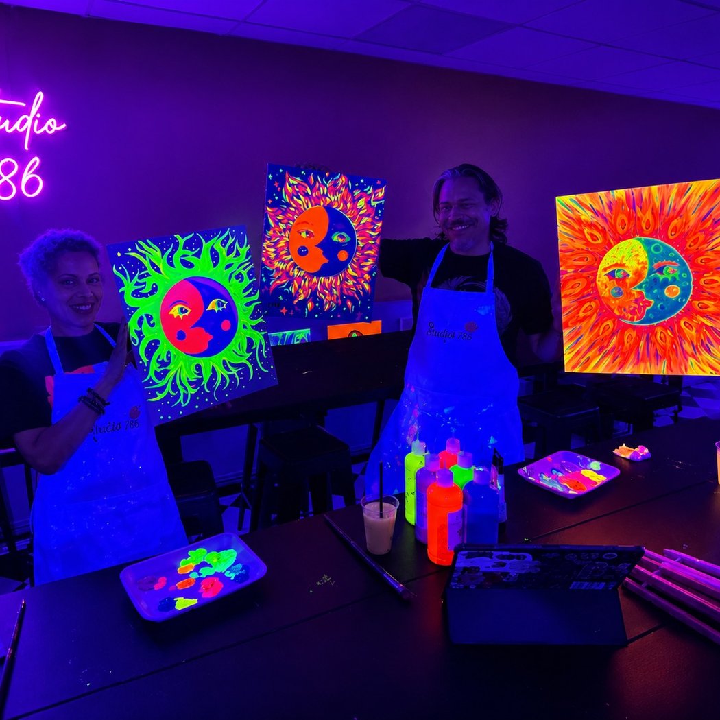 UV LIGHTS PAINT EXPERIENCE with CREATIVE ART CLASSES