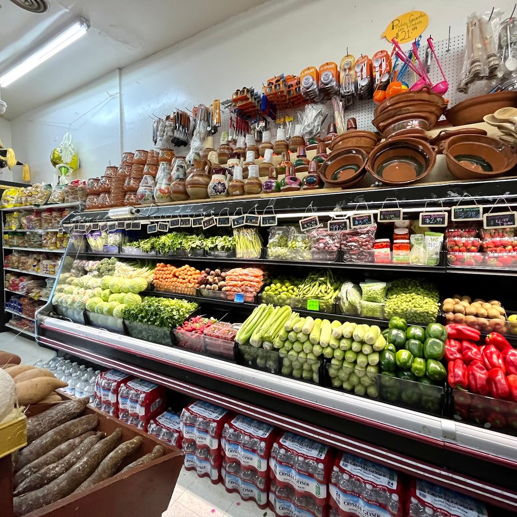 Hand's super Market and Carniceria 3