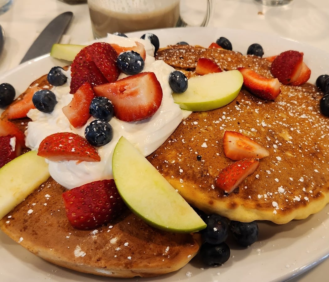 Sweet Sue's Phoenicia 1