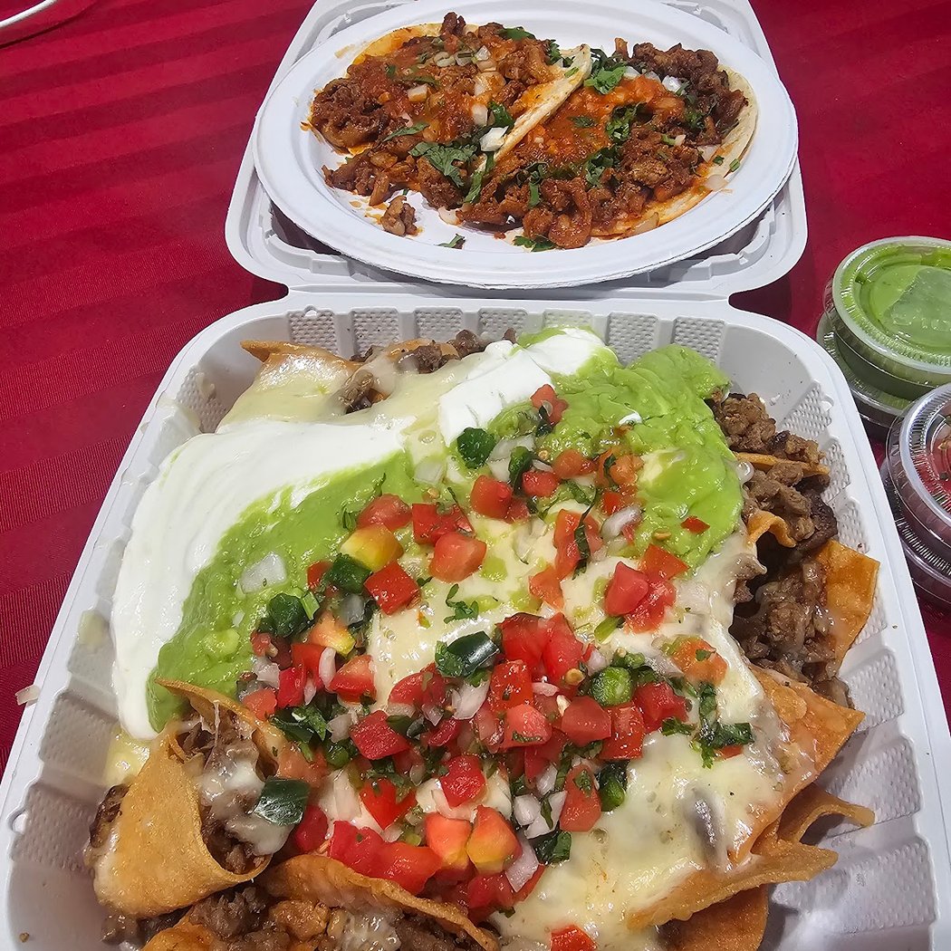 Los Pericos Taqueria 3