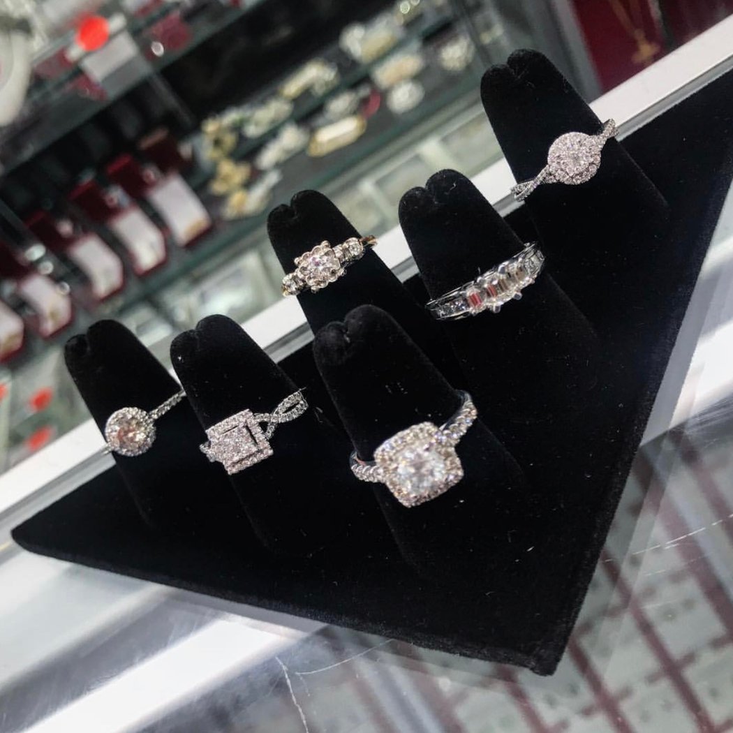 Dorian's Jewelry & Boutique 3
